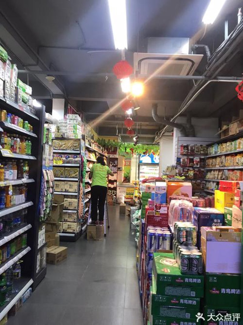 重塑购物体验：百货超市的转型之路