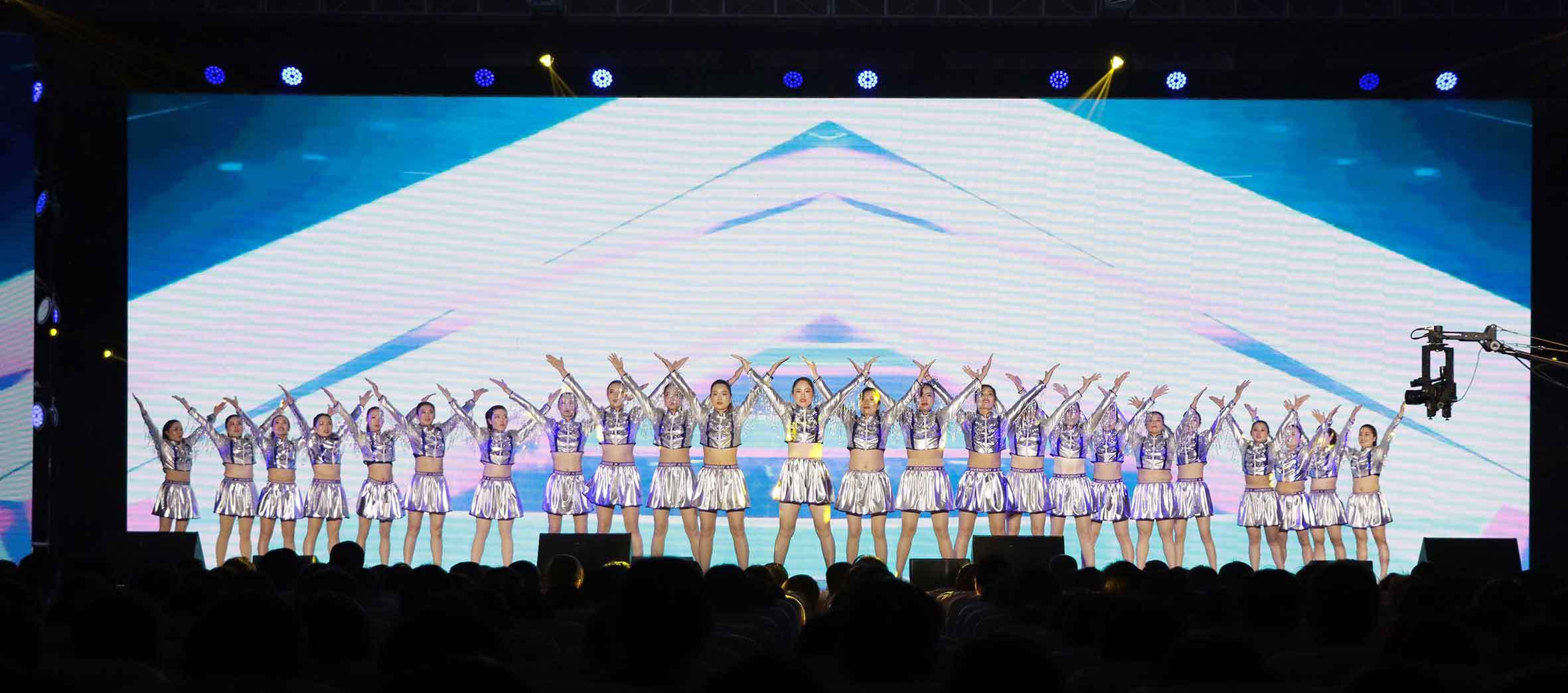 “同舟共濟謀發展，中和(hé)共赢創未來”——建業(yè)百貨二十周年慶典